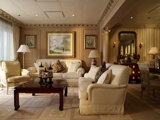 The World's owners bring in their favorite designers to decorate their floating homes.