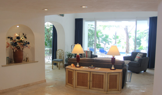 Cozumel vacation rentals: book Casa de Las Flores through Cozumel Paradise Villas.