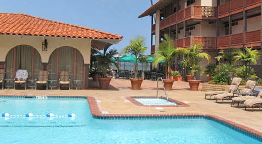 The La Jolla Shores Hotel is popular with families and the Shores Restaurant overlooks the beach.