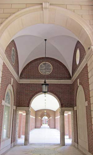 Therapeutic mineral water drew the first travelers to Saratoga Springs.