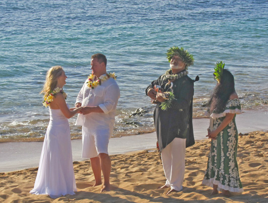 Vacation rentals in Hawaii provide scenic spots and privacy for destination weddings.