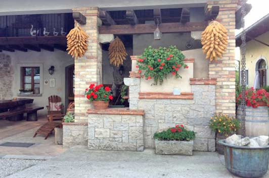 The Agriturismo “La di Muk” is the dream of a multi-generational family who wants to continue local traditions. 